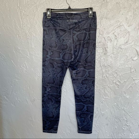 All Fenix Snake Skin Anthropologie 7/8 Legging medium blue dark grey - Picture 6 of 7
